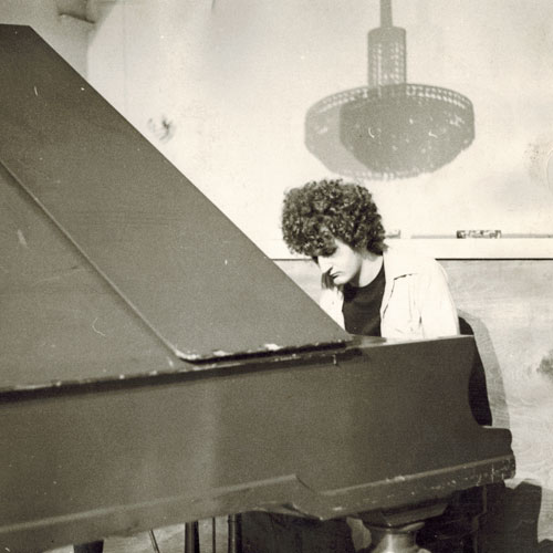 Nenad_Promo-Piano---1980_Nenad-Mandic_bw