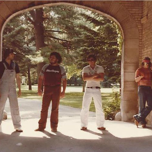 The Mears Brothers Under Arch