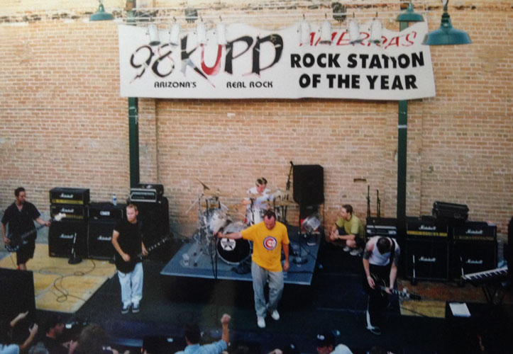 Bigshot-AllStar-Band-on-Stage